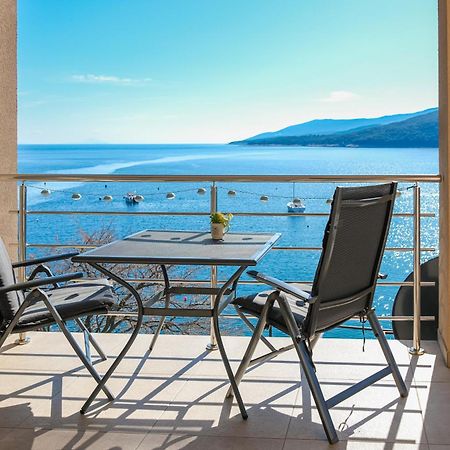 Studio Apartment Above Promenade W Terrace & Parking غاباس المظهر الخارجي الصورة