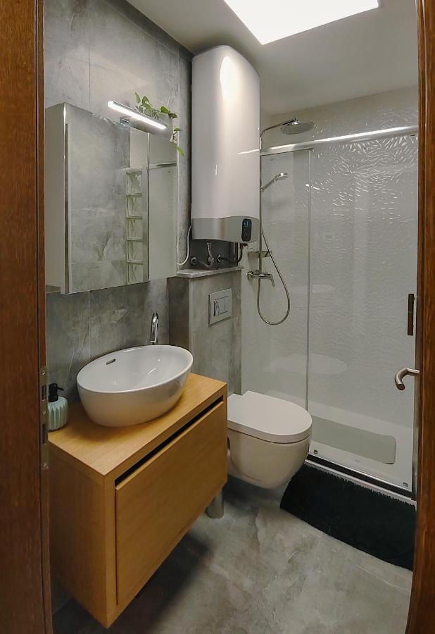 Studio Apartment Above Promenade W Terrace & Parking غاباس المظهر الخارجي الصورة