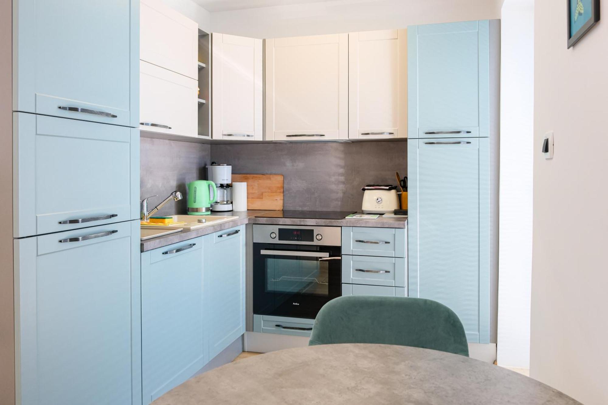 Studio Apartment Above Promenade W Terrace & Parking غاباس المظهر الخارجي الصورة