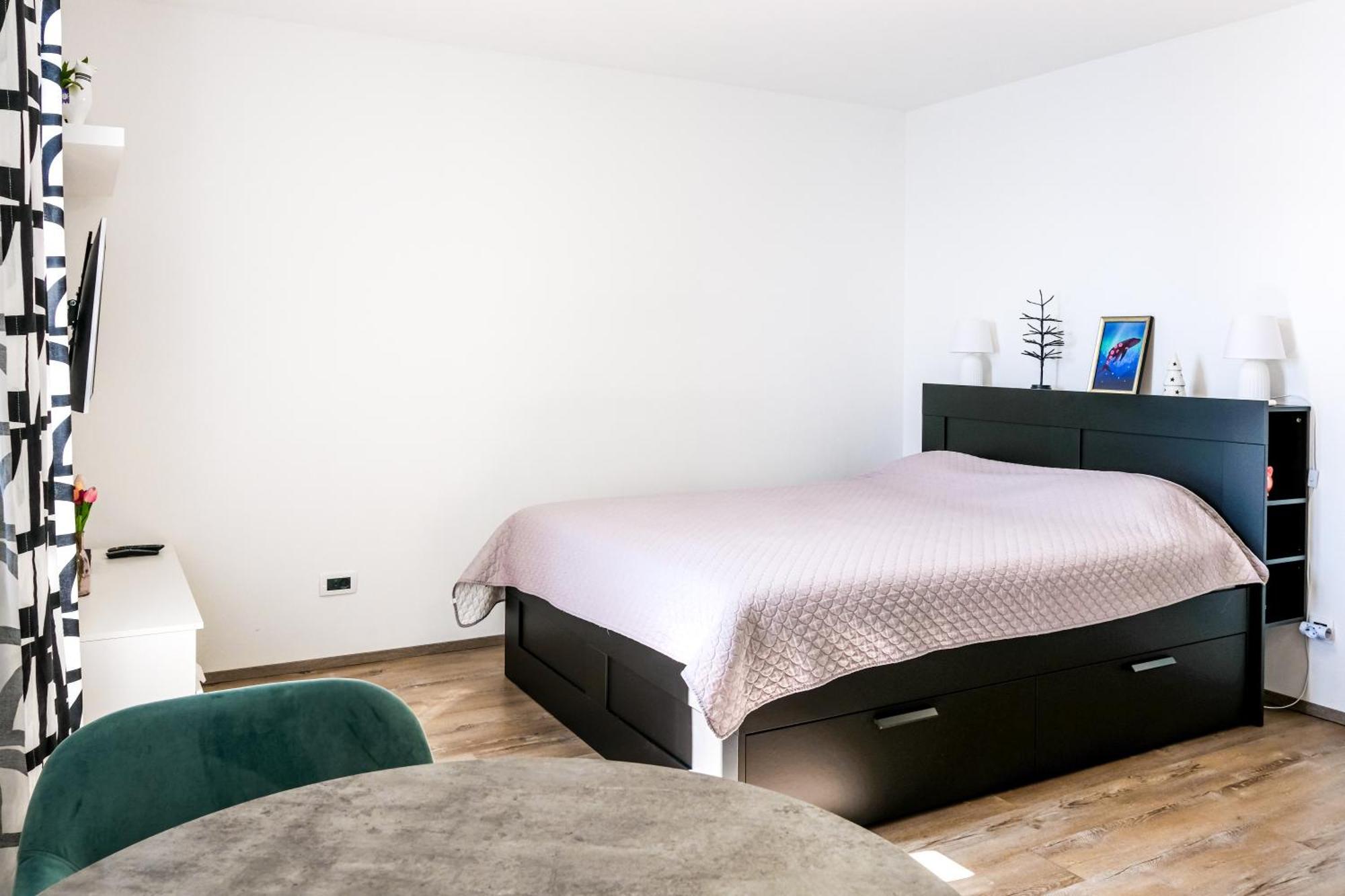 Studio Apartment Above Promenade W Terrace & Parking غاباس المظهر الخارجي الصورة