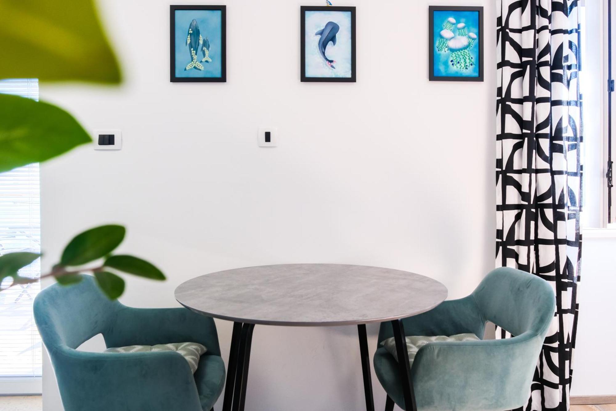 Studio Apartment Above Promenade W Terrace & Parking غاباس المظهر الخارجي الصورة
